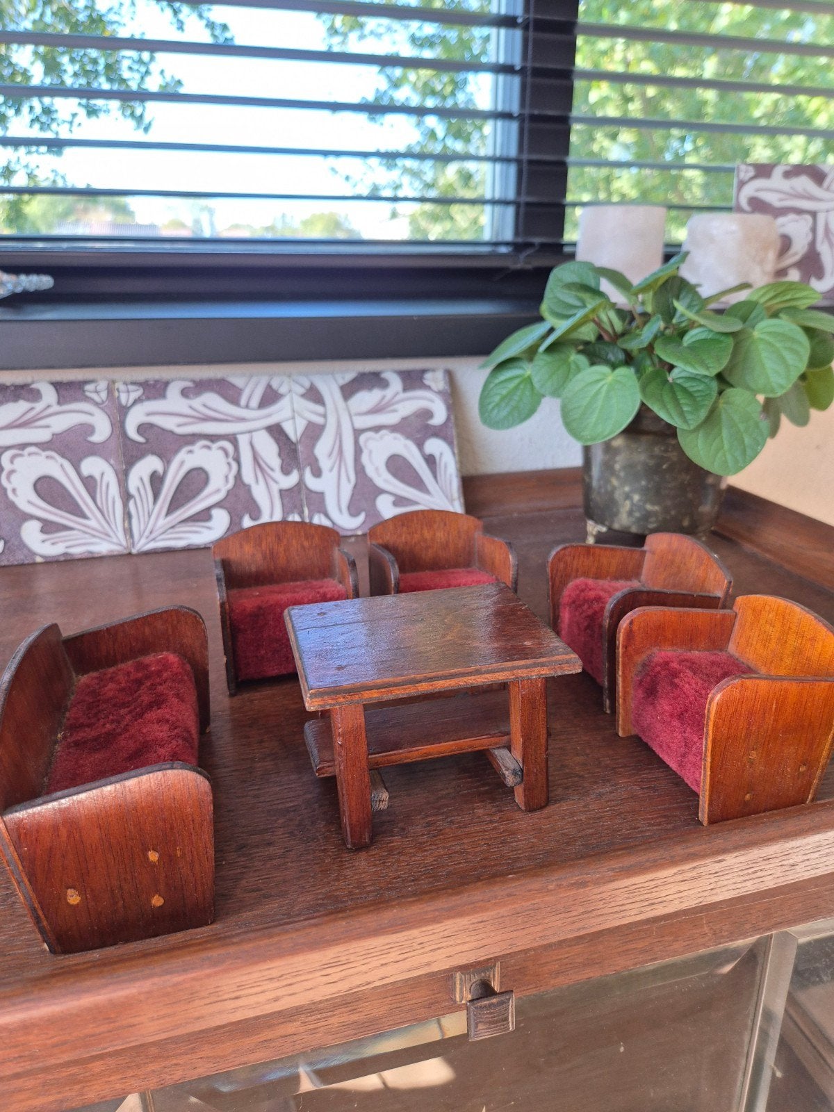 Vintage poppenhuismeubels: tafel en stoelen, Ophalen of Verzenden, Gebruikt