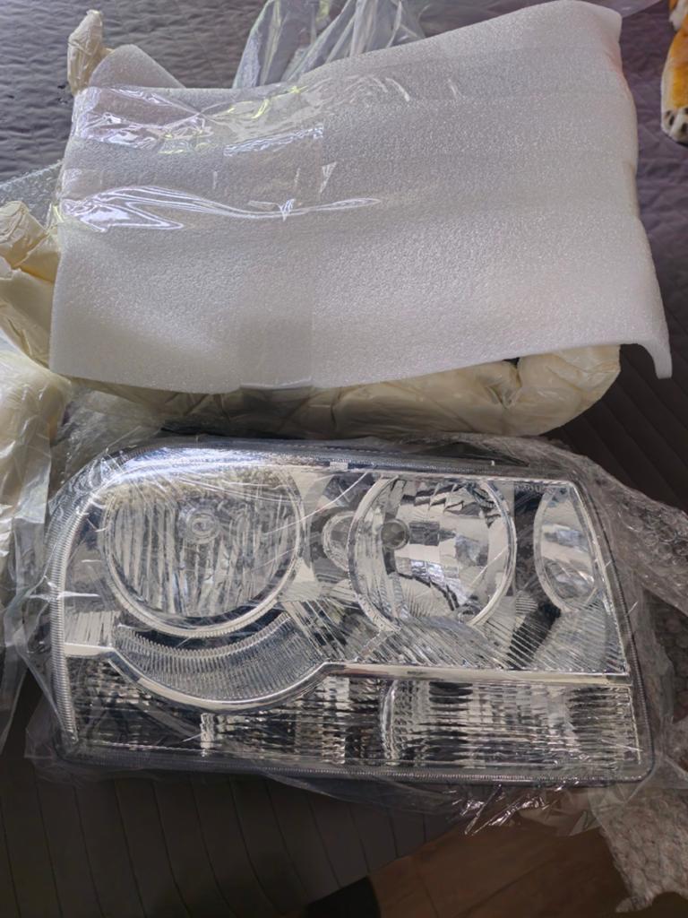Nieuwe koplamp halogeen Chrysler 300C, Ophalen of Verzenden