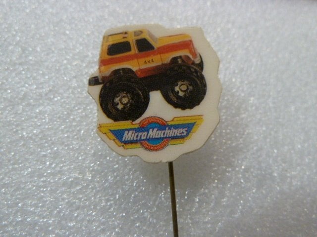Vintage Micro Machines 4x4 Speldje, Ophalen of Verzenden, Gebruikt, Transport, Speldje of Pin