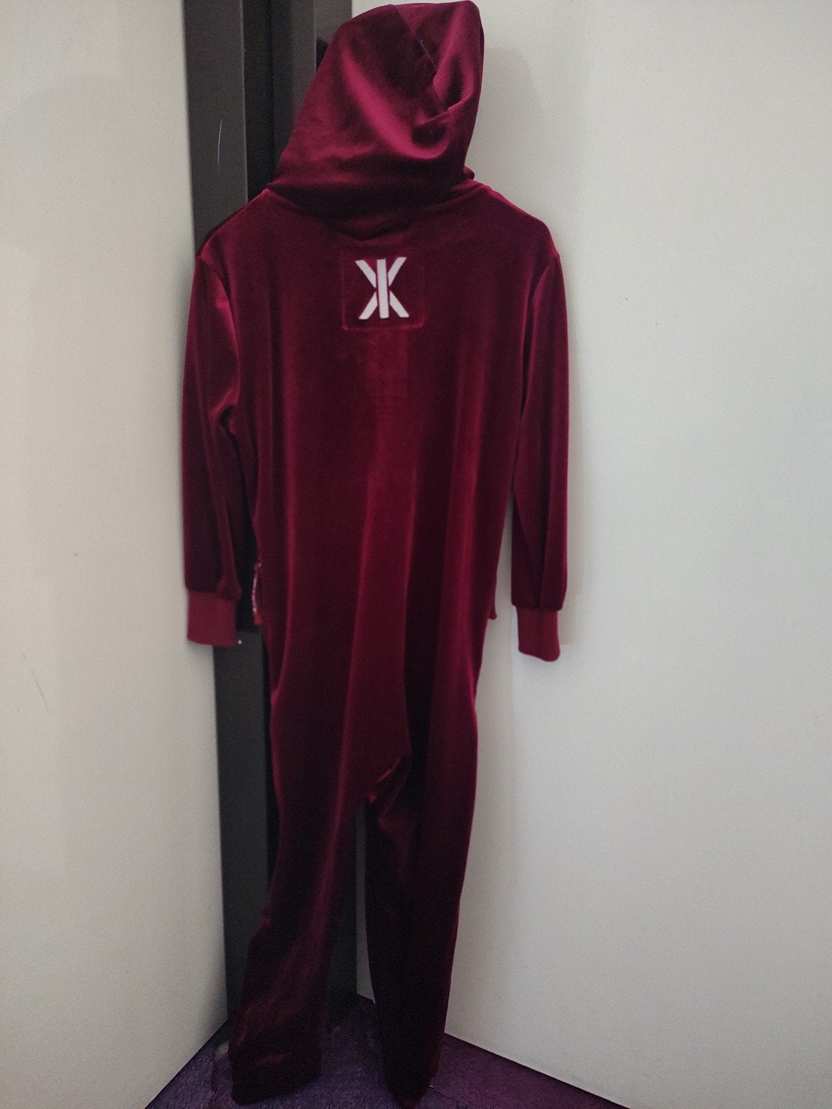 OnePiece red velours kids 110, Ophalen of Verzenden, Zo goed als nieuw, OnePiece, Jongen of Meisje
