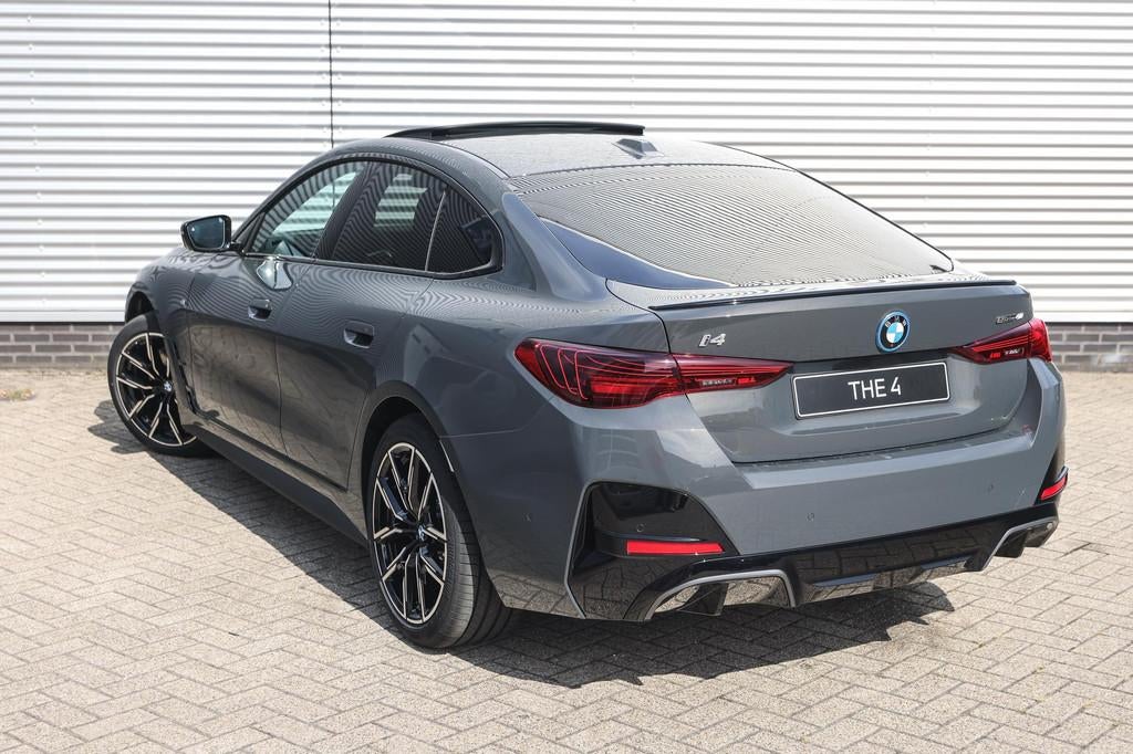 BMW i4 eDrive40 M Sport / Adaptieve LED / M Adaptief onderst, Achterwielaandrijving, Zwart, 2020 kg, Leder