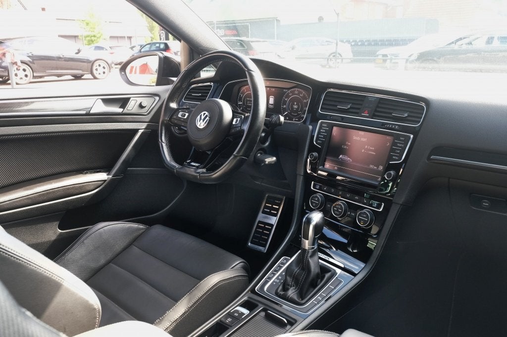 Volkswagen Golf 2.0 TSI R 4Motion Pano, Lederen bekleding, C, Automaat, Gebruikt, 4 cilinders, 1984 cc