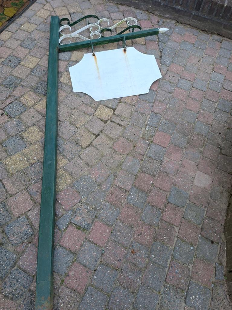 Mooi tuin naambord, Ophalen