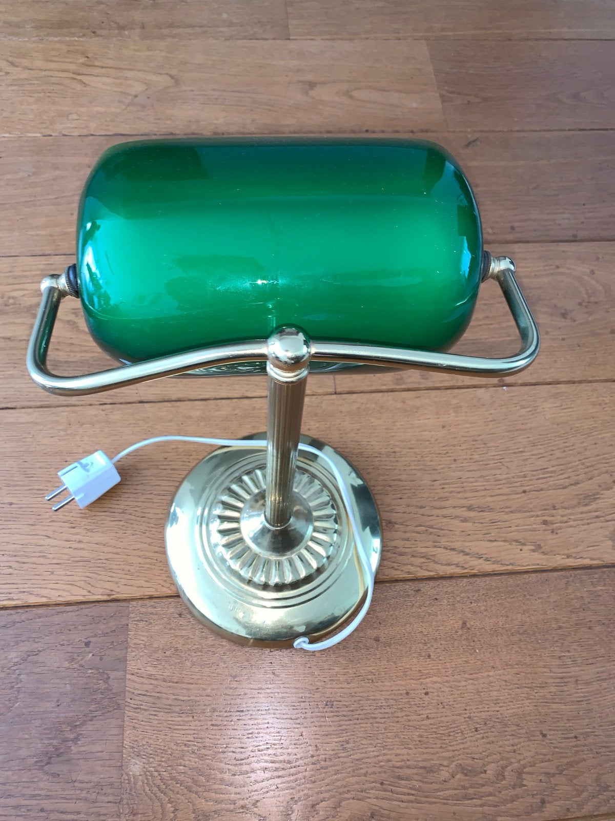 Vintage  bankierslamp met groene glazen kap werkt perfect, Ophalen of Verzenden, Zo goed als nieuw, Glas, Minder dan 50 cm
