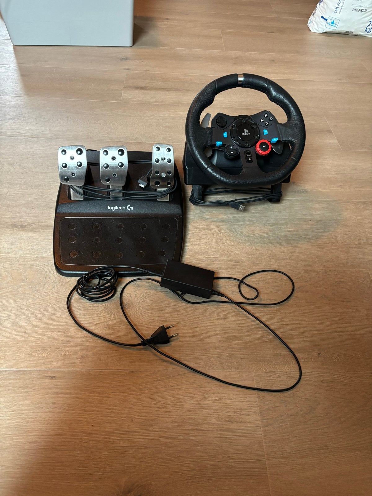 Logitech G29 Driving Force racestuur en pedalen, Racestuur, Force feedback, Zo goed als nieuw, Logitech
