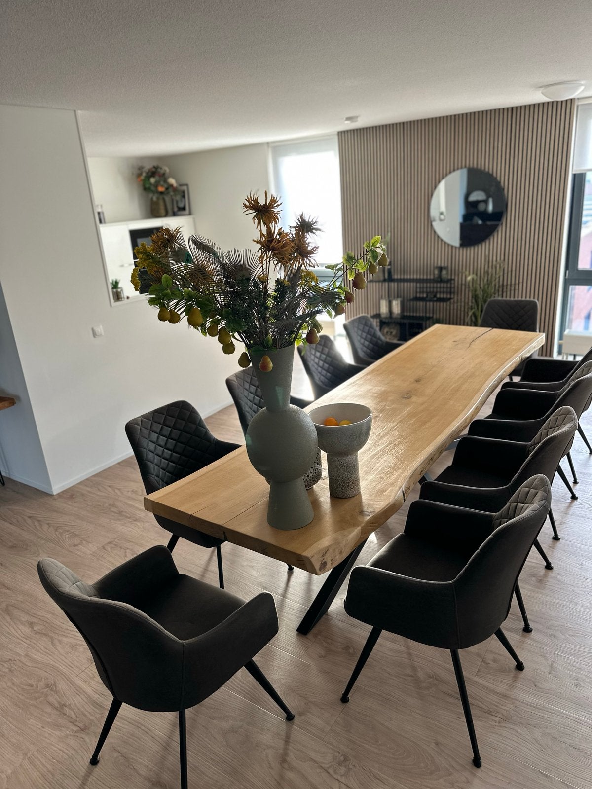 Luxe eethoek met exclusief massief blad incl. 10 stoelen