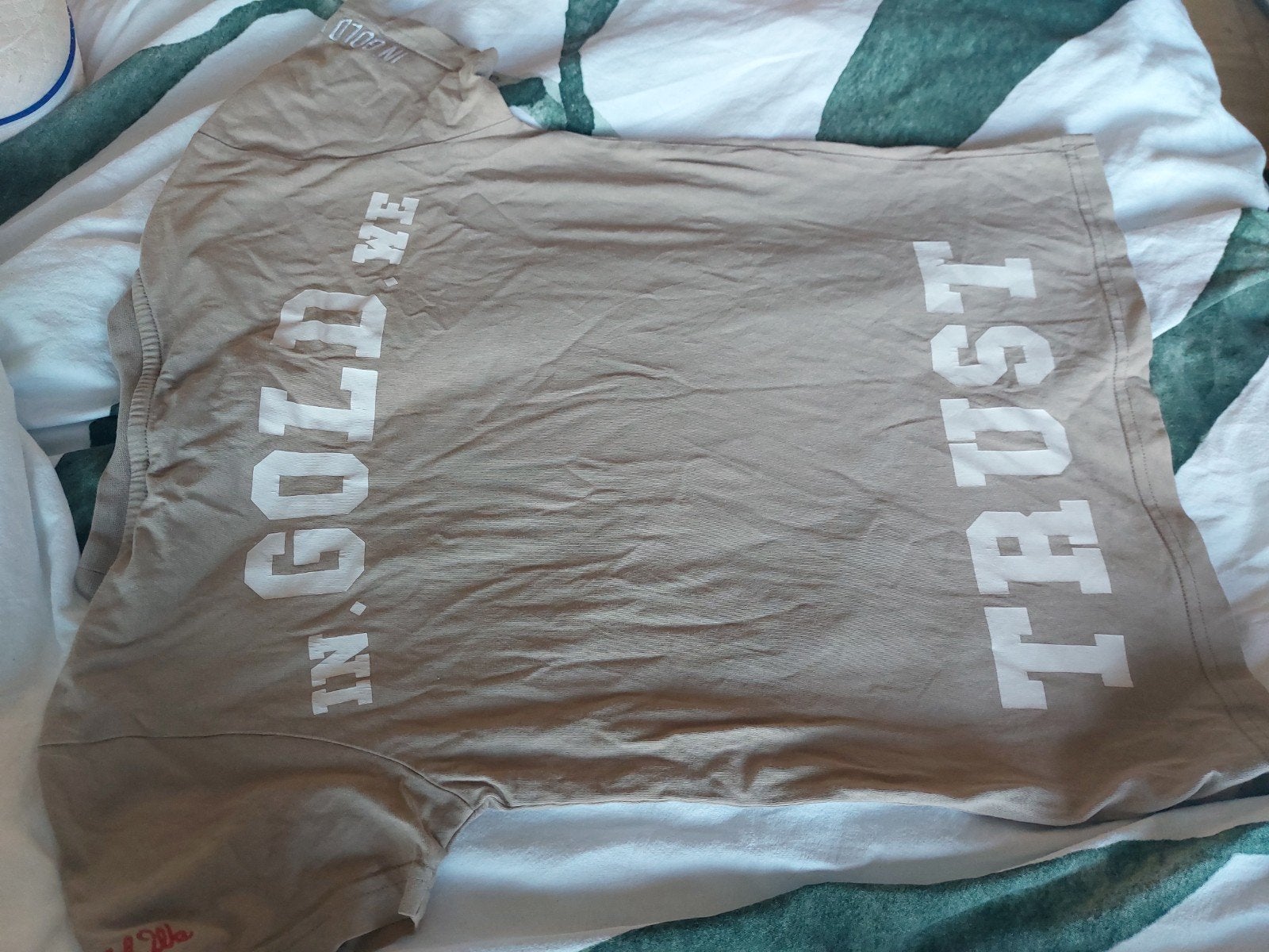 In Gold We Trust T-shirt - Beige met Witte Opdruk, Gebruikt, Jongen of Meisje, Ophalen of Verzenden, In Gold We Trust