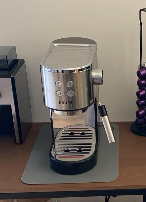 Krups Virtuoso Espresso machine met melkopschuimfunctie, Ophalen, Espresso apparaat, 10 kopjes of meer, Gemalen koffie