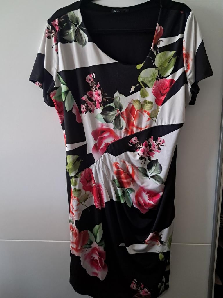 Stretch jurk met bloemenprint en strepen, Maat 42/44 (L), Ophalen of Verzenden, Zo goed als nieuw, Knielengte