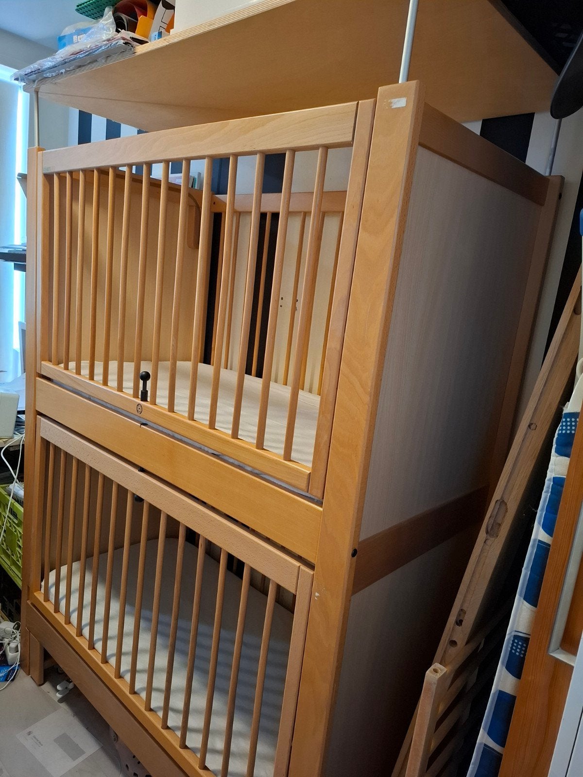 Stapelbed met 2 matrasjes, goede staat, Ophalen