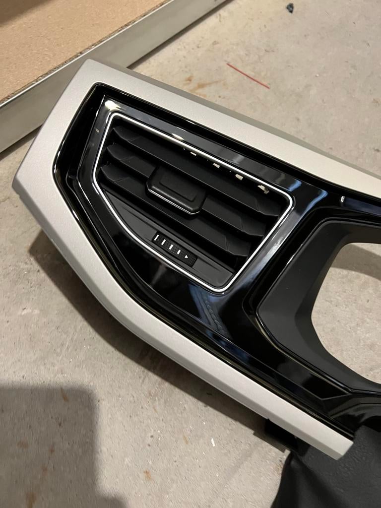 VW Polo 2G Dashboard inleg 2g1858415bj 2g1858417ah, Auto-onderdelen, Ophalen of Verzenden, Nieuw, Volkswagen