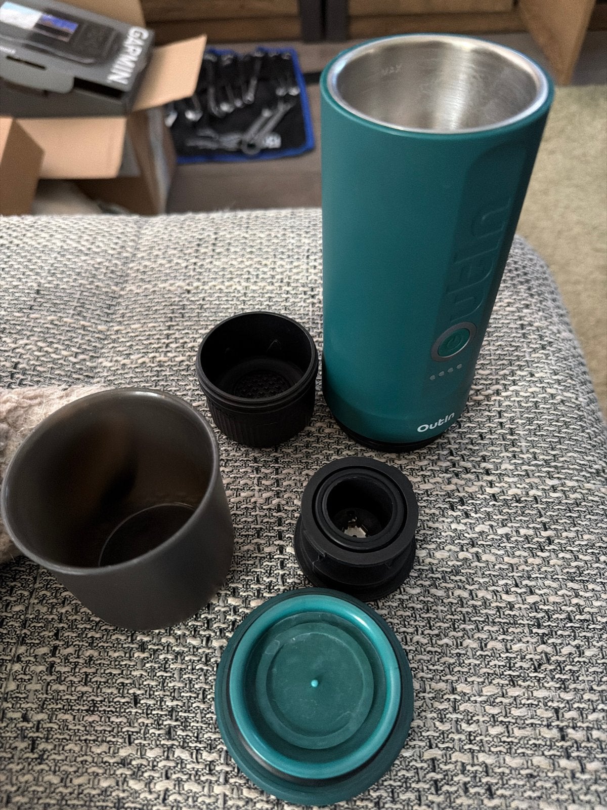 Outin Nano Draagbaar Nespresso Apparaat, Koffiepads en cups, Espresso apparaat, Ophalen of Verzenden, Zo goed als nieuw