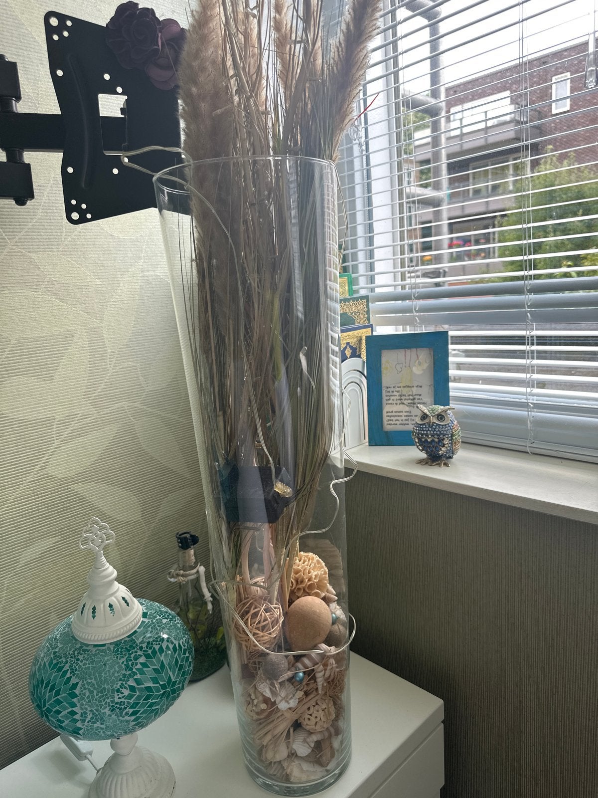 Grote glazen vaas met verlichting, decoratie en droogbloemen, Ophalen, Transparant, Inclusief decoratie, 70 cm