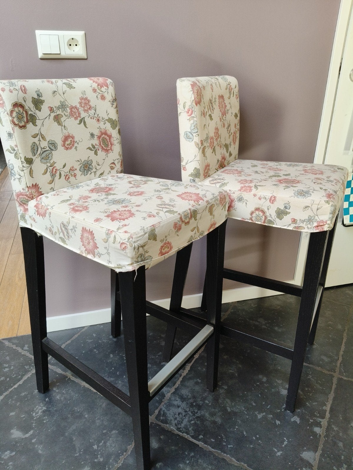 Set van 2 barkrukken Ikea met bloemenprint, Ophalen, Gebruikt, 60 tot 90 cm, Hout