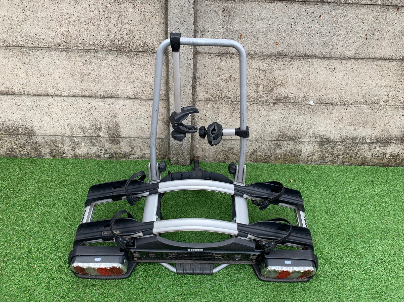 Thule fietsendrager kantelbaar afneembare, Ophalen, Zo goed als nieuw, 2 fietsen, Trekhaakdrager