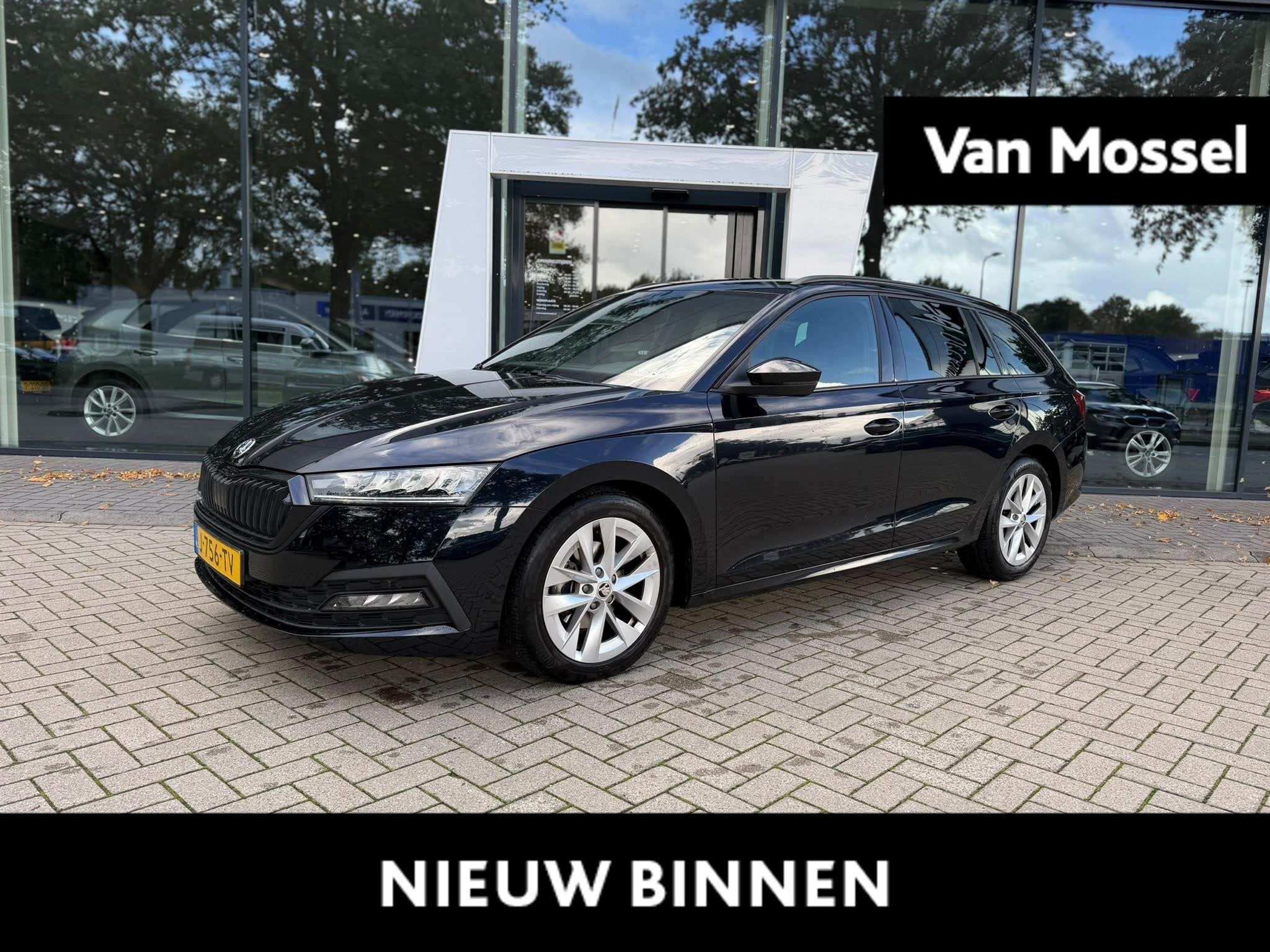Skoda Octavia Combi 1.0 TSI Sport Business, 12 maanden, Gebruikt, Zwart, Origineel Nederlands