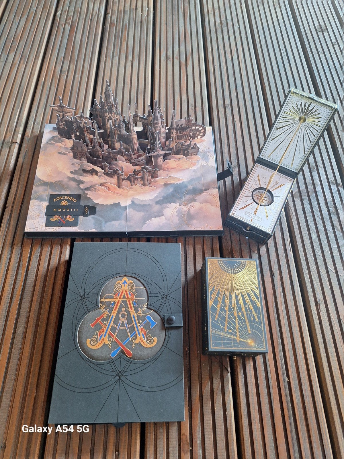 Tomorrowland Boxen: 2x Adscendo, 2x The Reflection of Love, Ophalen of Verzenden, Zo goed als nieuw