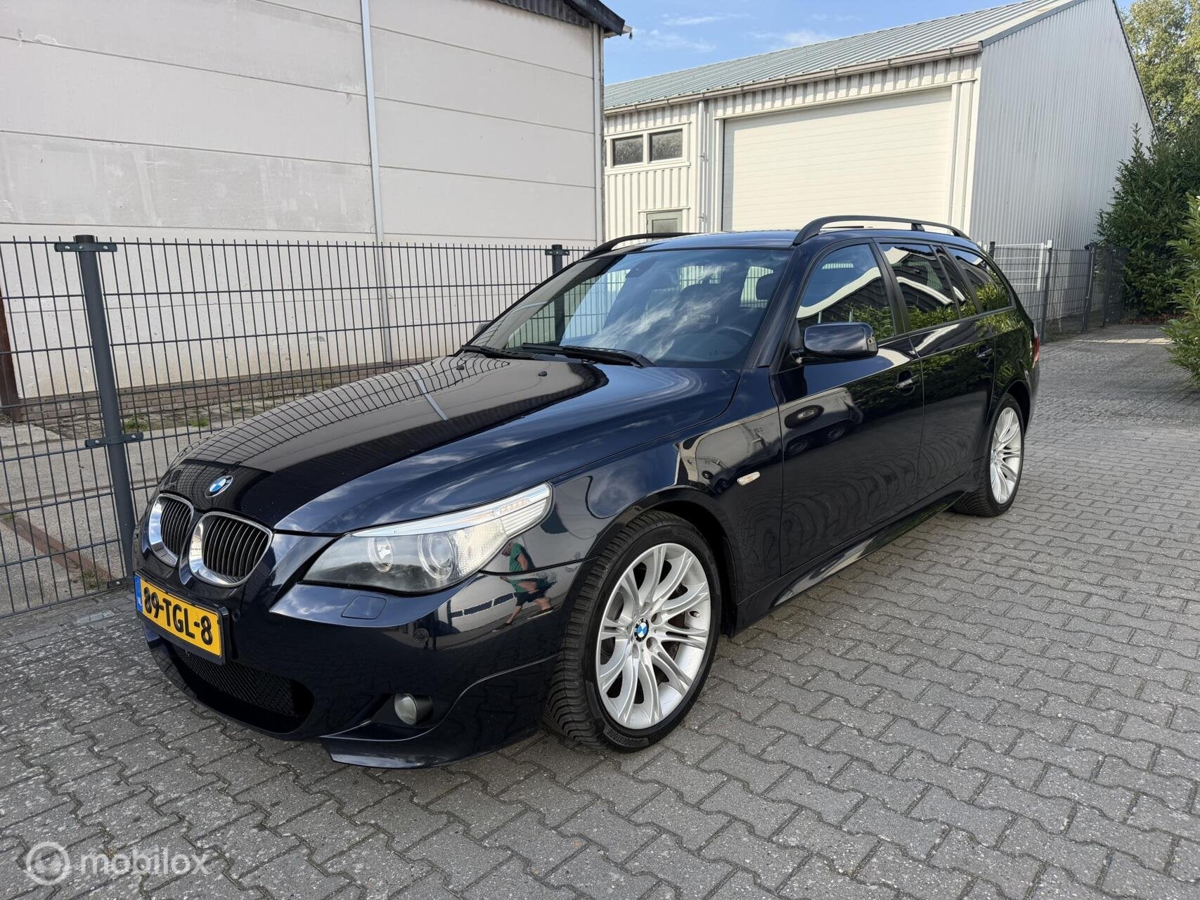 BMW 5-serie Touring 530d High Executive M-Pakket Pano Xenon, Auto's, Achterwielaandrijving, Gebruikt, Zwart, 2000 kg