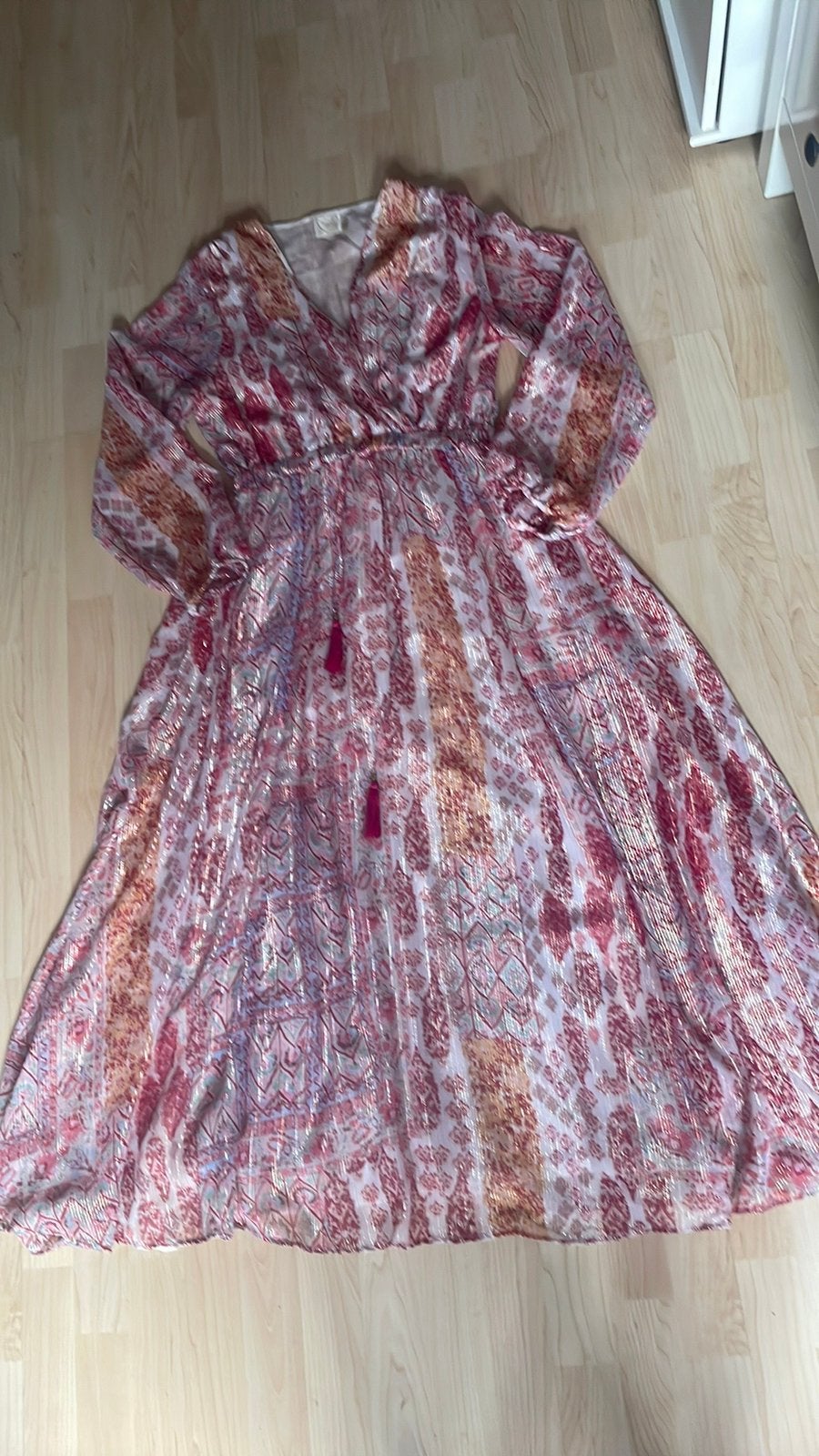 Nieuw roze gemêleerde kleur lange jurk maat M, Kleding | Dames, Jurken, Maat 42/44 (L), Nieuw, Ophalen of Verzenden, Roze