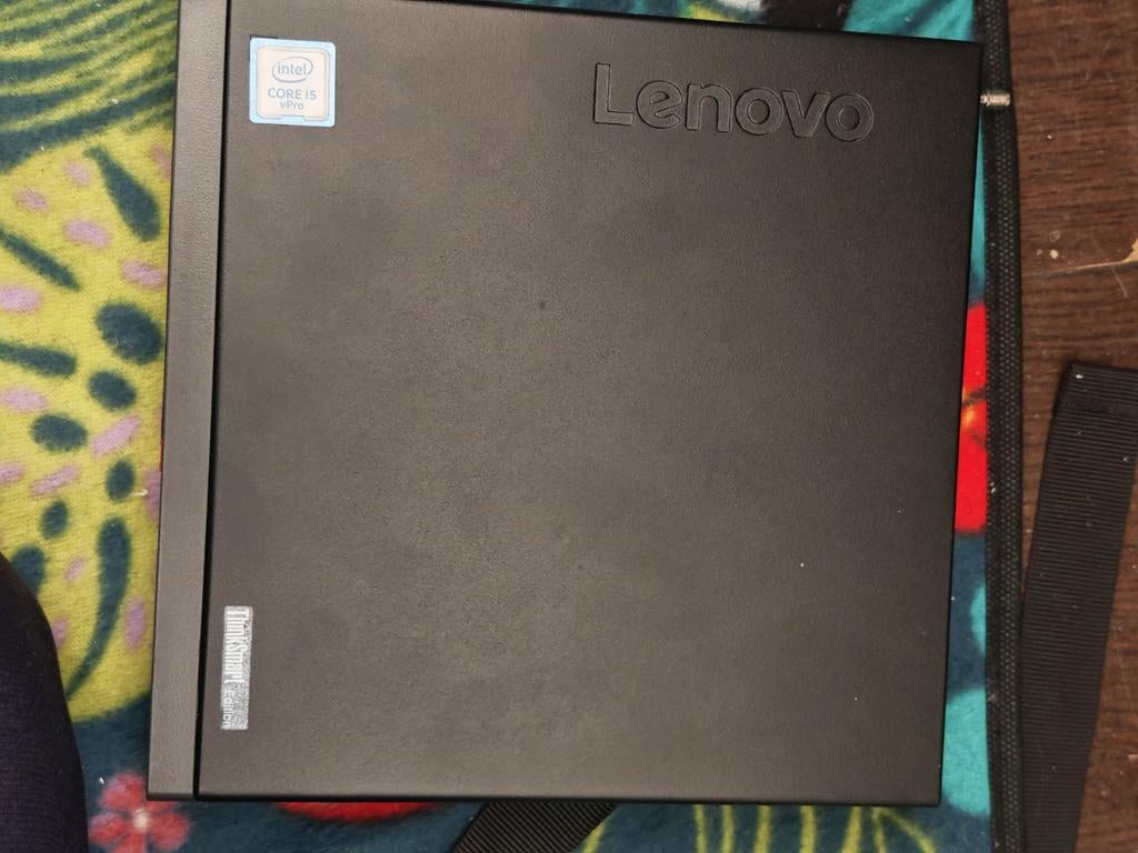 Lenovo ThinkCentre M920q Tiny — i5-8500T, mini-pc 1L met Ubu, Computers en Software, Harde schijven, Zo goed als nieuw, Laptop