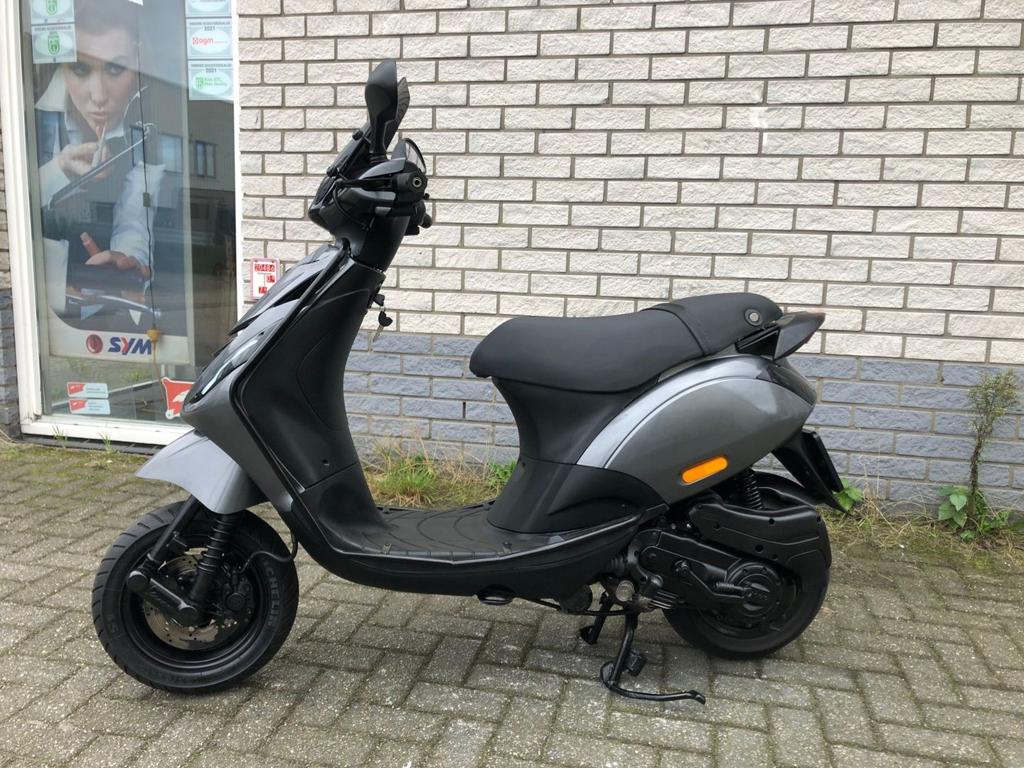 GAVE PIAGGIO ZIP SP 45KM BROM  4-T AGAAT GRIJS BJ2010 9000K, PIAGGIO, Onbekend, Onbekend, Piaggio