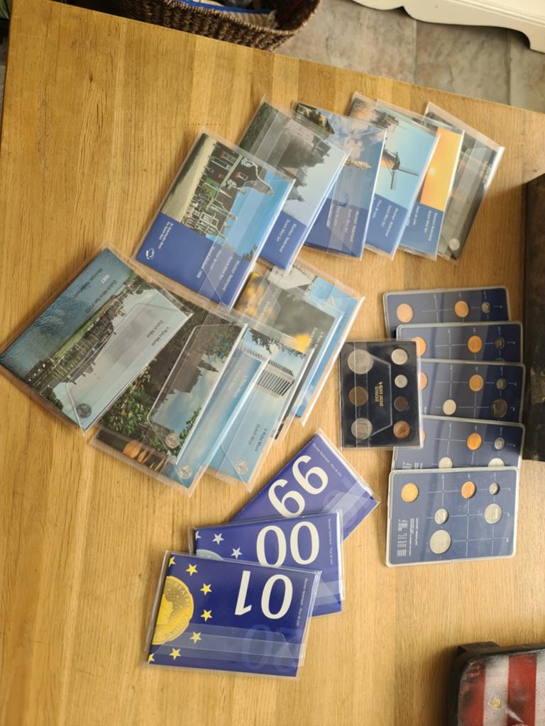 Guldens FDC setjes, Jantjes FDC en WK Vijfje FDC, Postzegels en Munten, Ophalen of Verzenden, Koningin Beatrix