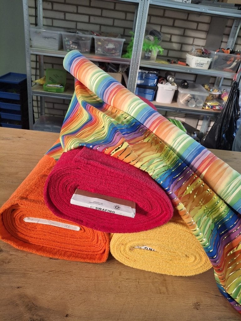 Carnavalsstoffen; kleurrijk, Ophalen, Overige materialen, Overige kleuren, 120 cm of meer