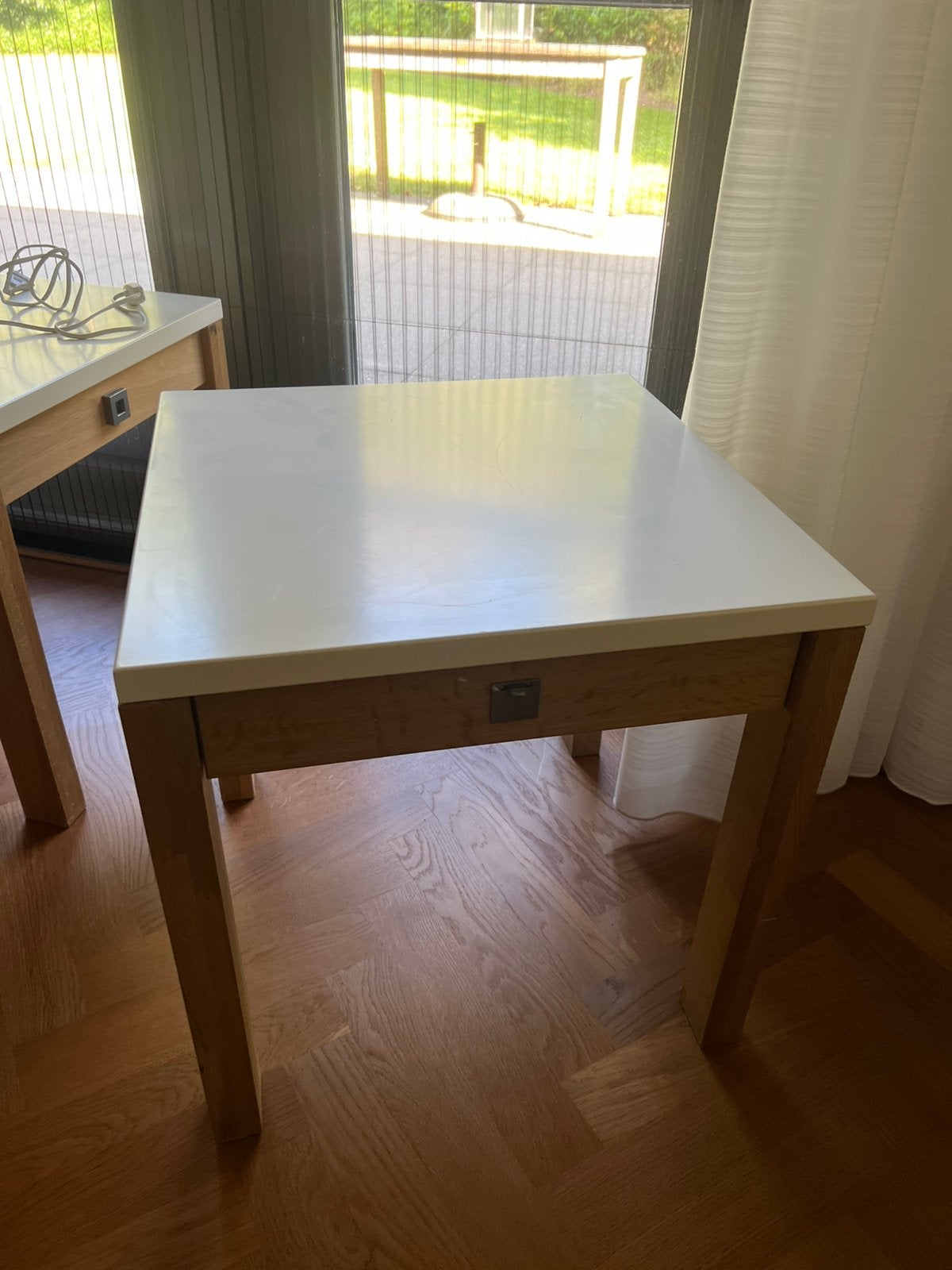 Te Koop : Bijzettafeltje Wit Hout Vierkant 4 Stuks Tafeltje, 45 tot 60 cm, Minder dan 55 cm, Vierkant, Ophalen of Verzenden