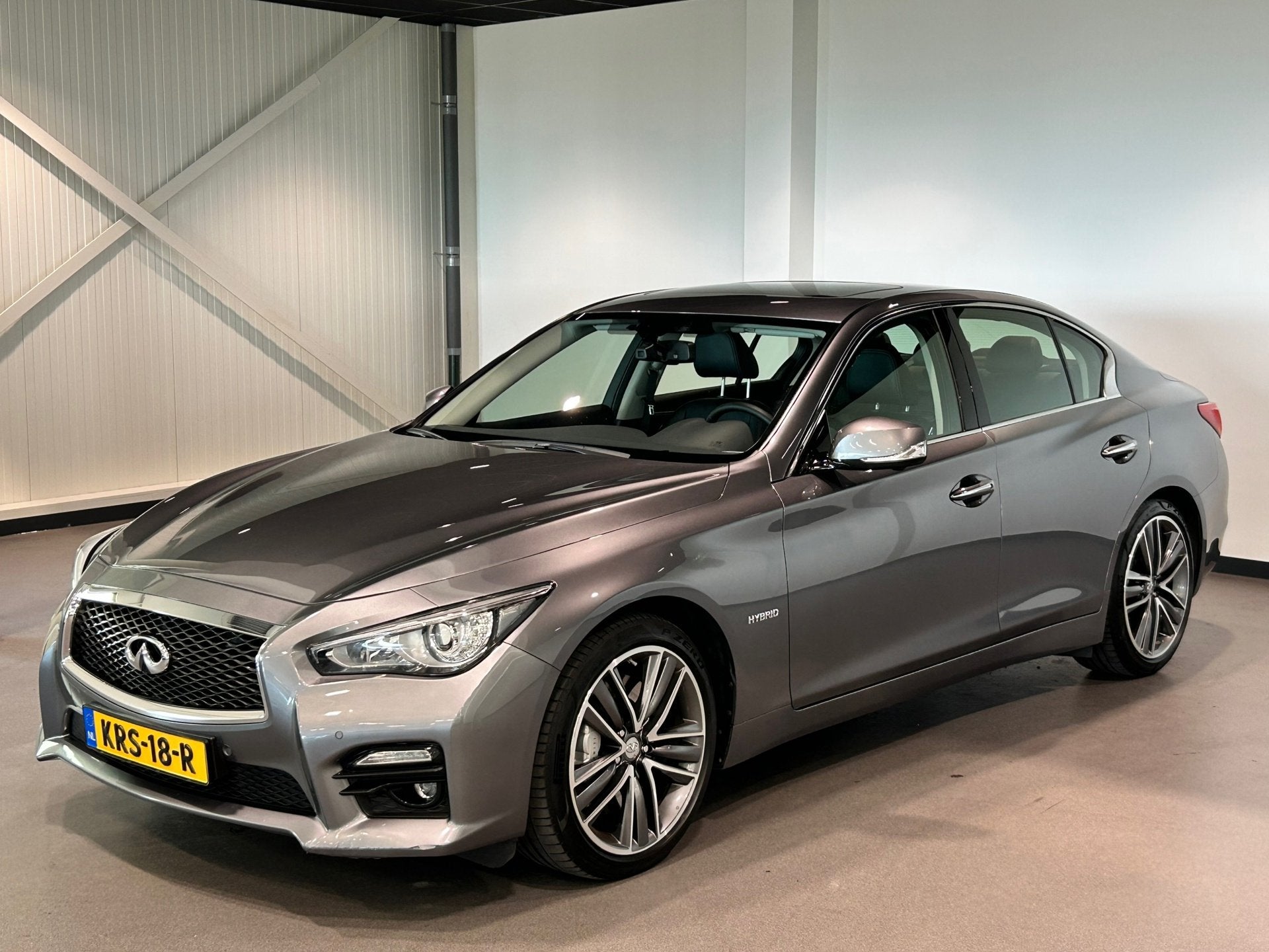 Infiniti Q50 3.5 S Hybrid Sport Tech AWD | 1e Eigenaar | Dea, Auto's, Infiniti, 15 km/l, Gebruikt, Zwart, Leder