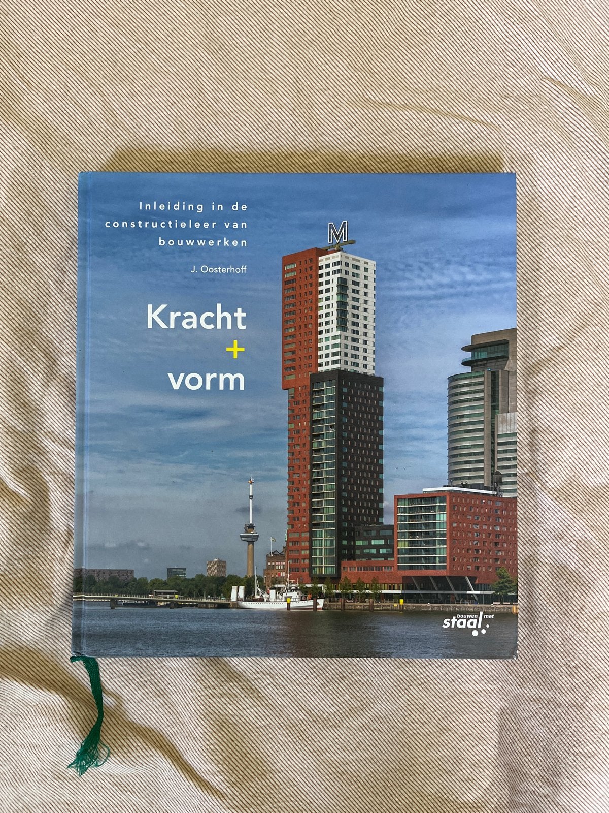 Kracht + vorm - boek over constructie van gebouwen, Ophalen, Zo goed als nieuw, Bouwkunde
