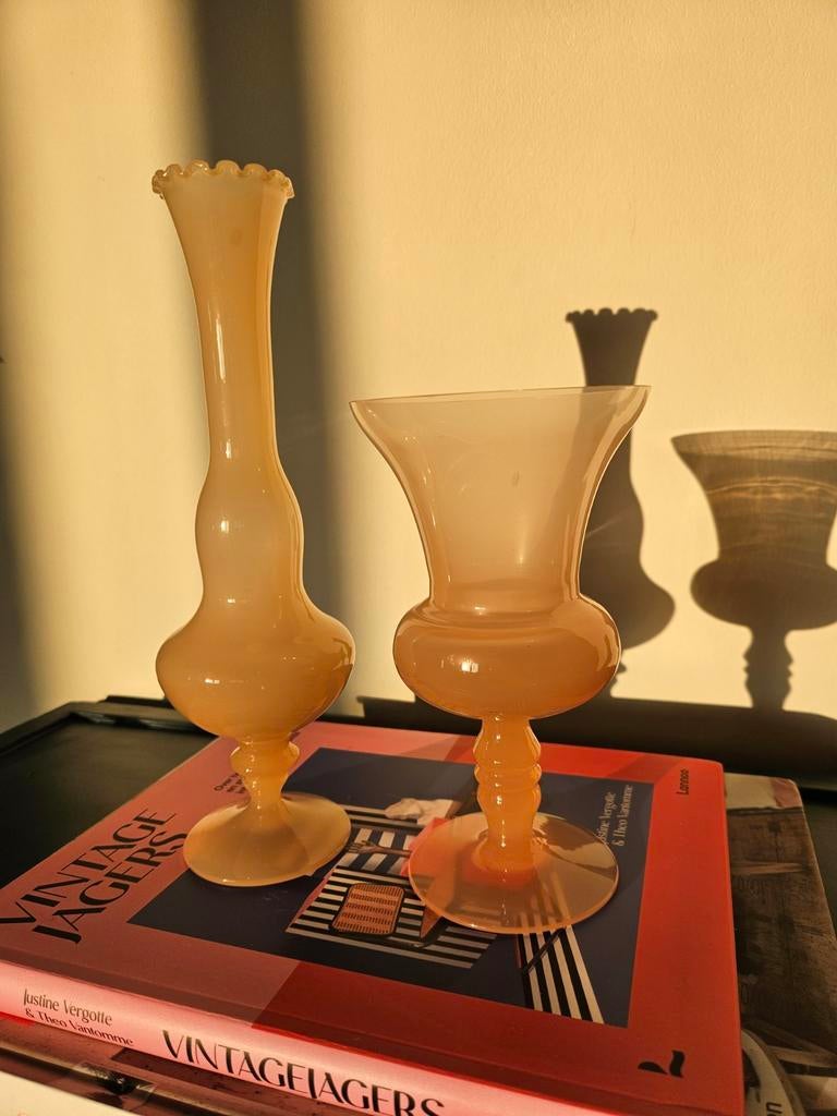Vintage opaline vaasje vaas glas France 60's roze lichtroze, Antiek en Kunst, Ophalen of Verzenden, Koper of Brons