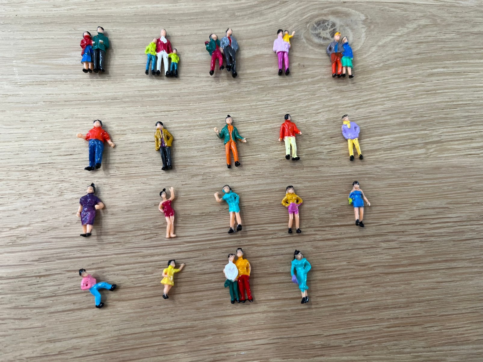 H0 Staande Figuren / Poppetjes Set 5 ( 1:87 ), Hobby en Vrije tijd, Modeltreinen | H0, Overige merken, Gelijkstroom of Wisselstroom