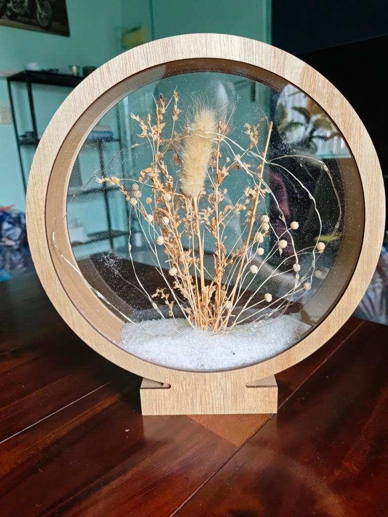 Decoratieve houten ring met droogbloemen en LED-licht, Huis en Inrichting, Woonaccessoires | Overige, Zo goed als nieuw, Hout