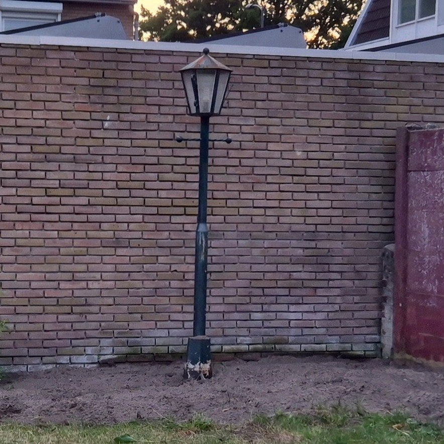 Prachtige vintage lantaarnpaal voor in de tuin, Ophalen, Gebruikt, IJzer, Netvoeding