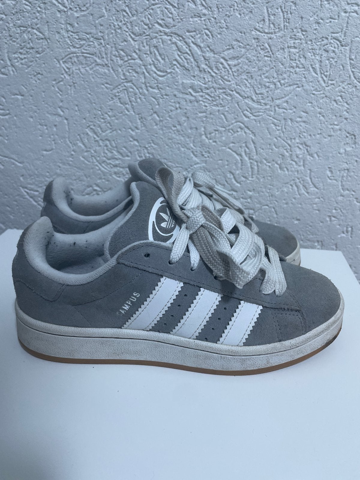 Adidas Campus sneakers - Grijs, Ophalen of Verzenden, Gedragen, Grijs, Sneakers of Gympen