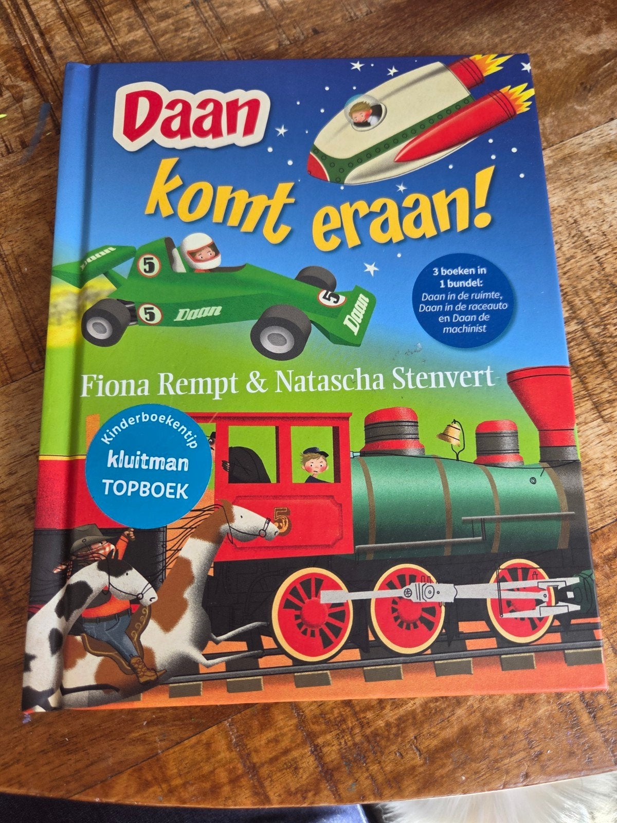Daan komt eraan! 3 boeken in 1 bundel, Ophalen of Verzenden, Zo goed als nieuw, Fiona Rempt & Natascha Stenvert, Fictie algemeen