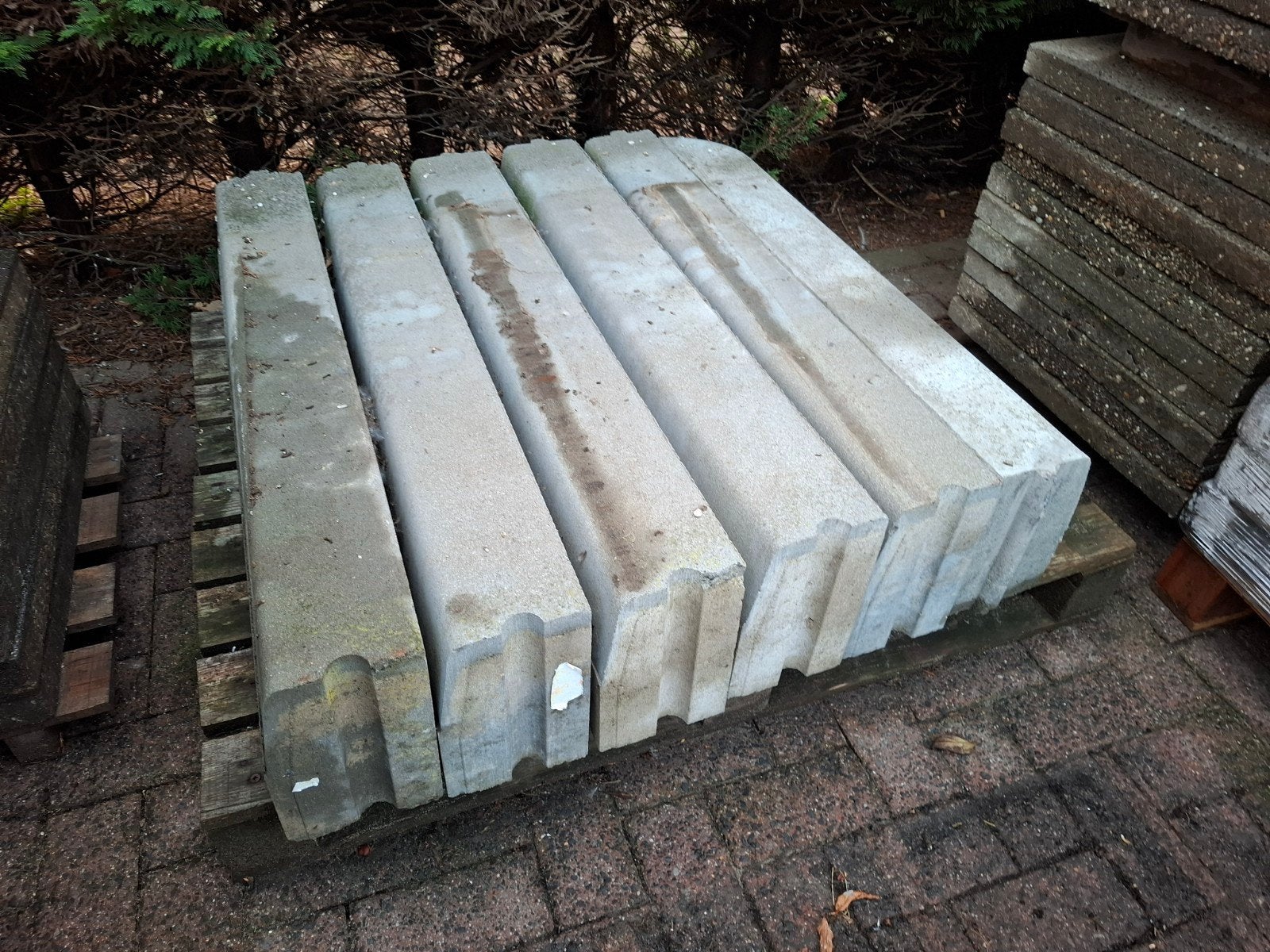 Trotoirbanden 13/15/25x100 cm - 5 stuks + 1 met afronding, Tuin en Terras, Ophalen, Beton, Overige typen