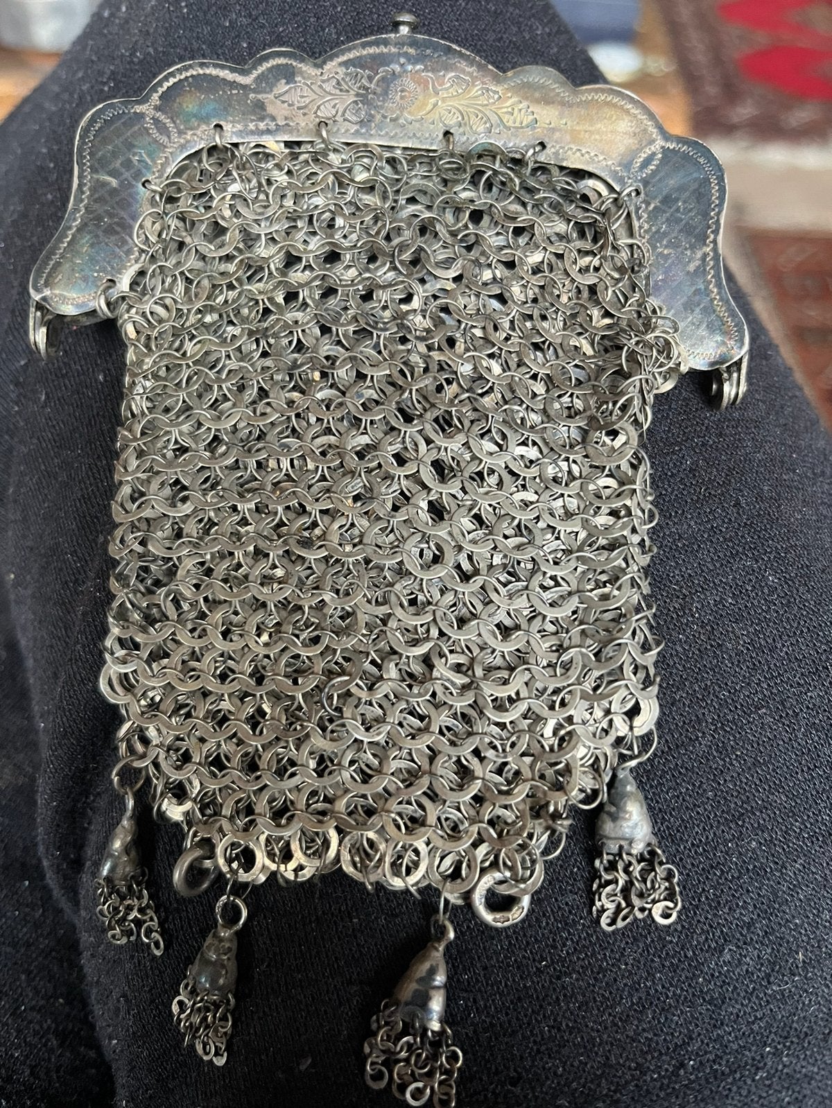 Antiek Beursje met Zilveren Beugel en verschillende Merkjes, Antiek en Kunst, Ophalen of Verzenden, Zilver
