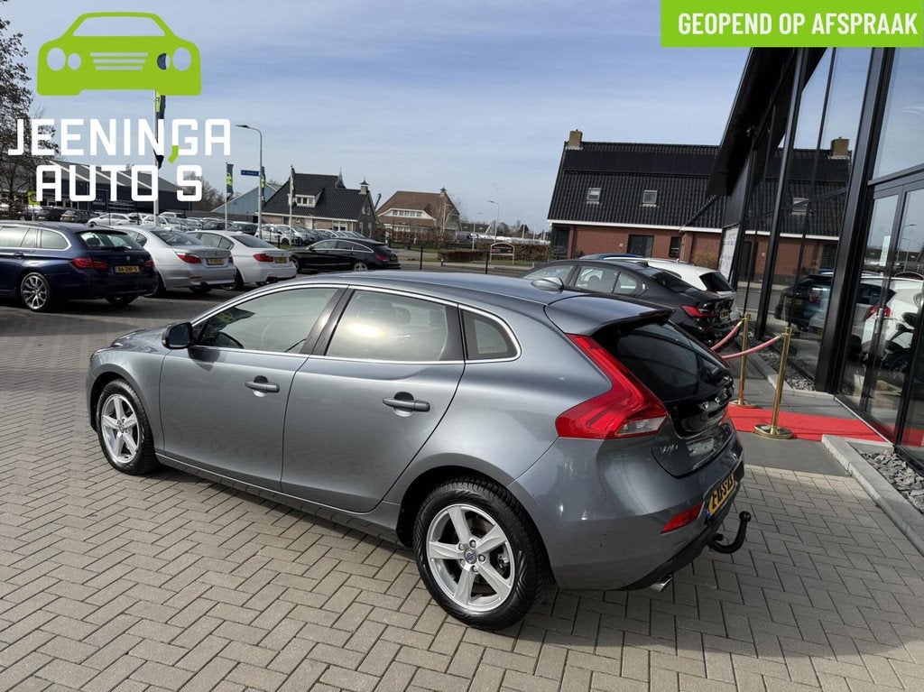 Volvo V40 2.0 D4 Momentum Business|Trekhaak|Navi|Clima, Voorwielaandrijving, Euro 5, Stof, Gebruikt