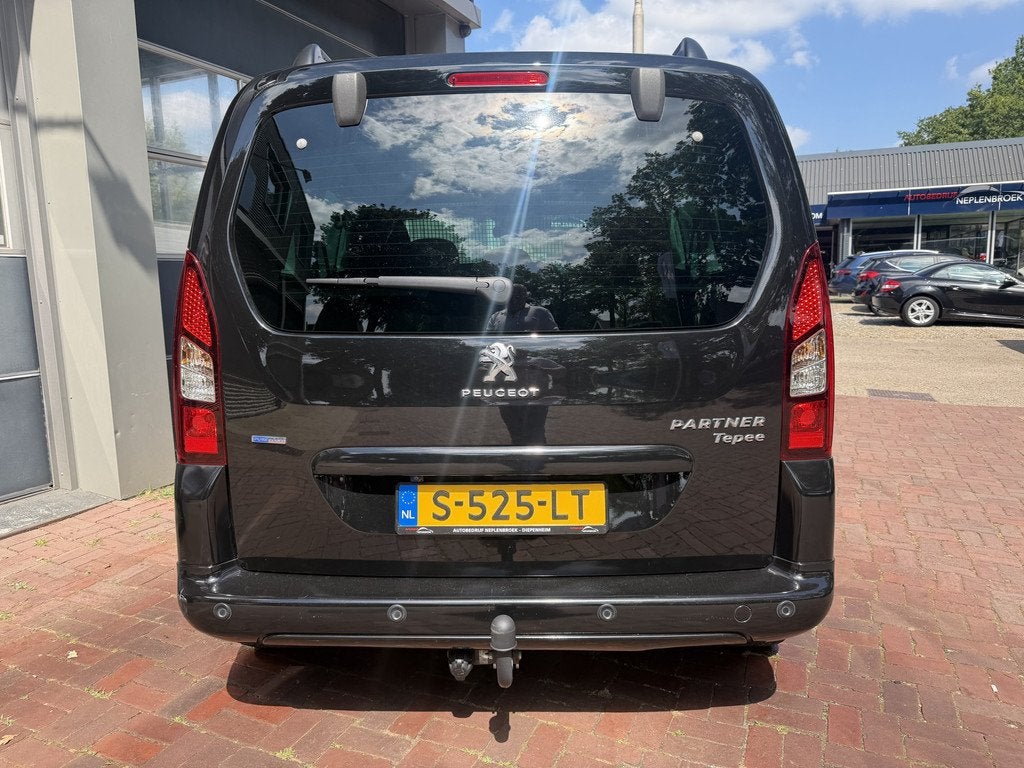 Peugeot Partner Tepee 1.2 PureTech Active 6-2018 • 81 kW /, Auto's, Voorwielaandrijving, Stof, Gebruikt, 1199 cc