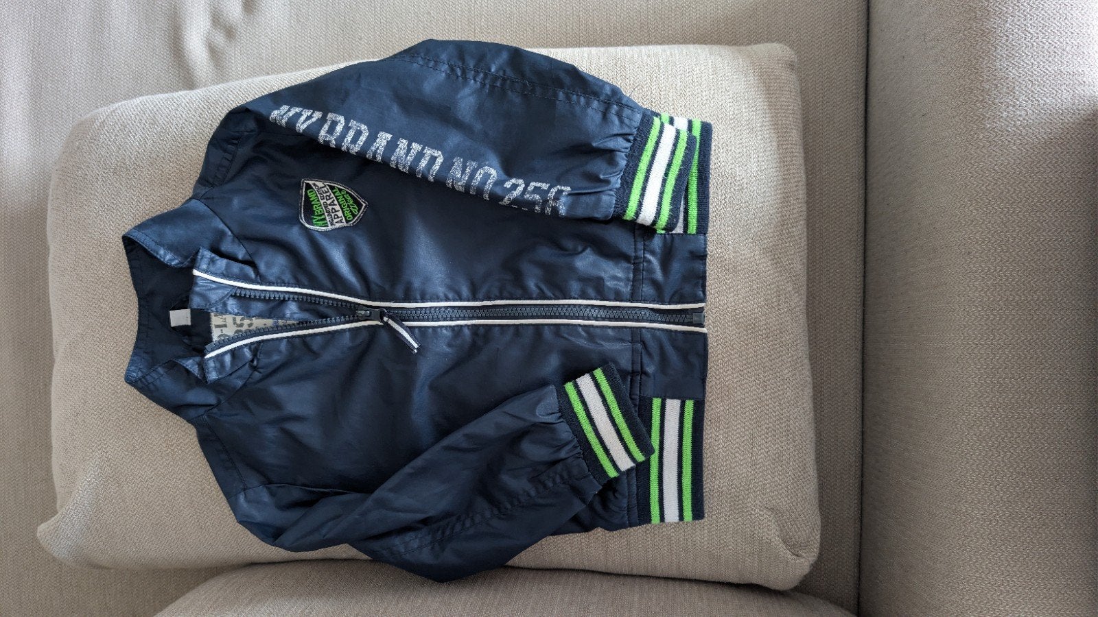 Stoere jongensjas maat 98, Kinderen en Baby's, Kinderkleding | Maat 98, Ophalen of Verzenden, Gebruikt, Jongen, Jas