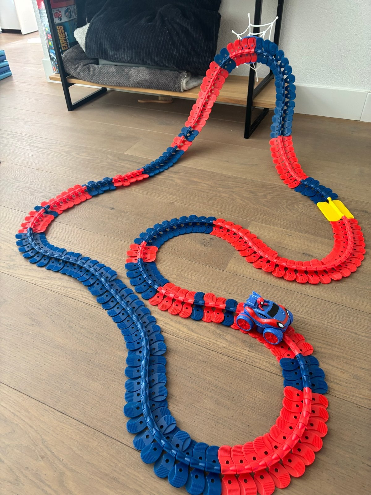 Spiderman racebaan - Flexibele en zelfbouwbare baan, Zelf te bouwen, Elektrisch, Ophalen, Overige merken