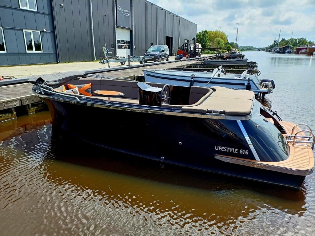 Lifestyle 616 Tender Sloep 25pk met koelkast!, Watersport en Boten, Ophalen, Zo goed als nieuw, Buitenboordmotor, Polyester