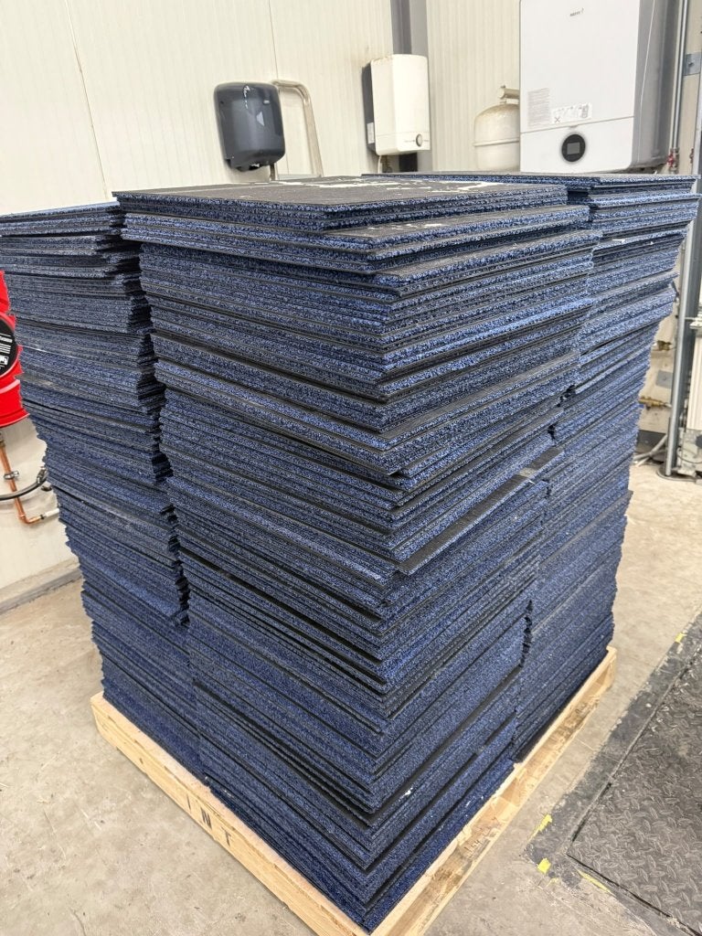 Partijen van 30m2 Tweedehands goedkope tapijttegels, Ophalen, Gebruikt, Blauw, 75 m² of meer