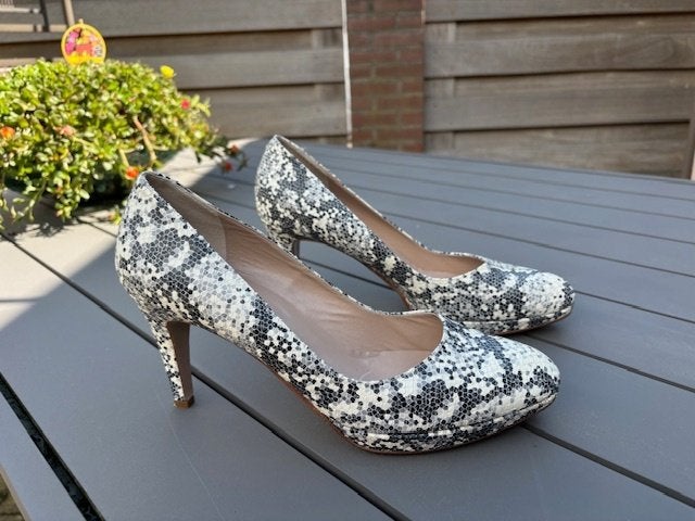 Mimo pumps fraai chique printje grijs gebroken wit maat 42, Kleding | Dames, Schoenen, Pumps, Overige kleuren, Ophalen of Verzenden