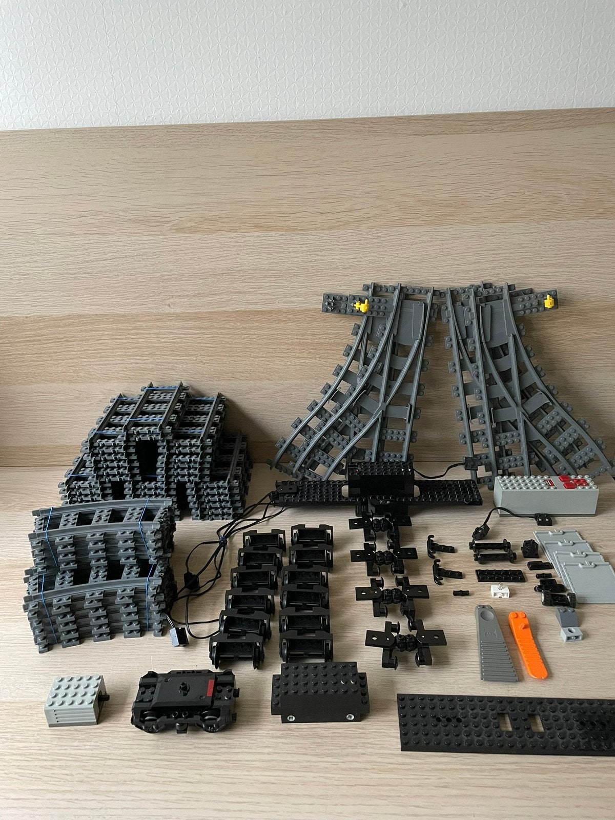 Lego treinbaan onderdelen. 3 motortjes en veel rechte rails, Ophalen, Gebruikt