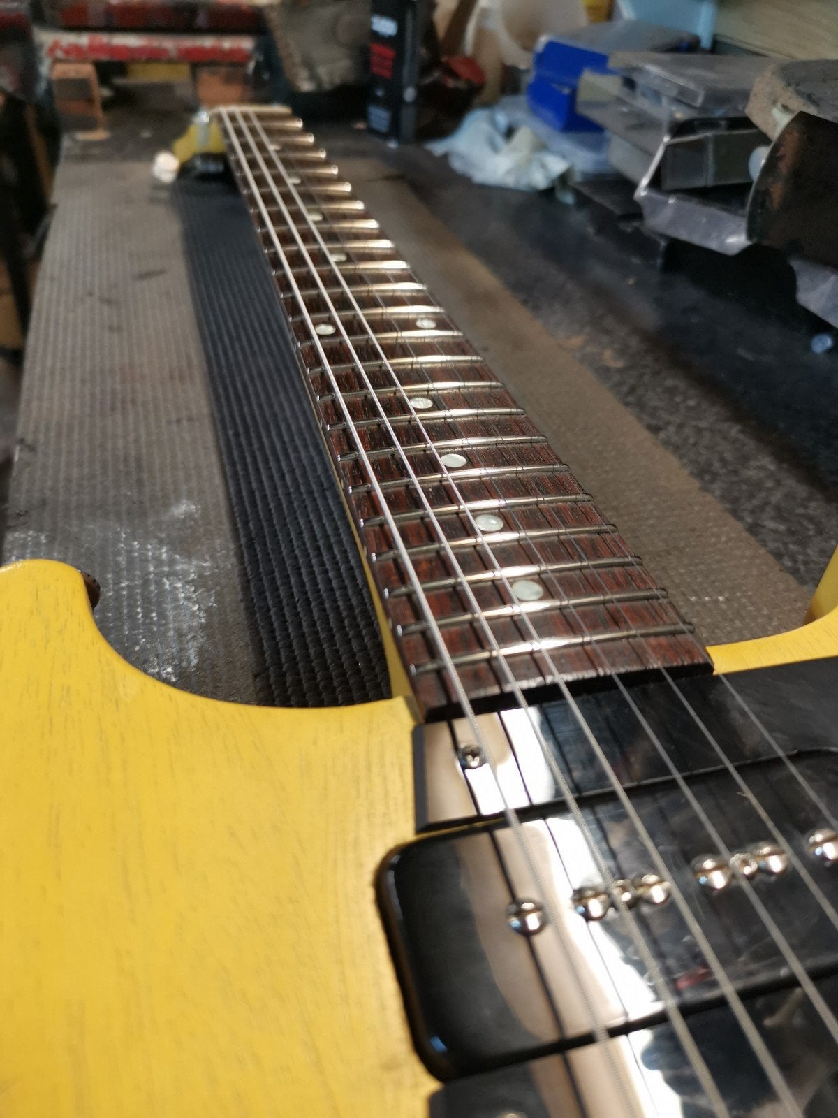 Gitaar reparatie en onderhoud Groningen, Ophalen