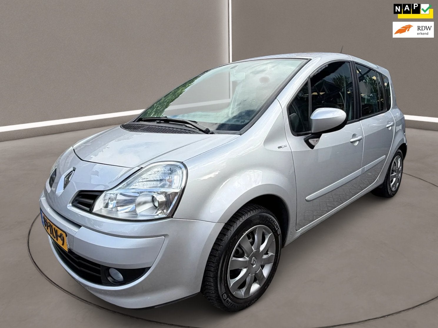 Renault Grand Modus 1.6-16V Night & Day 112 Pk Automaat Airc, Euro 5, 4 cilinders, 1210 kg, Leder en Stof