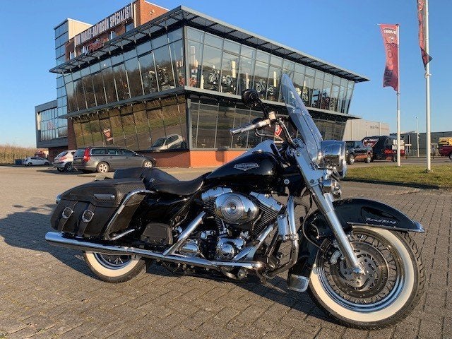 Harley-Davidson FLHRCI ROADKING ROAD KING (bj 2000), Motoren, Dopplerlaan 26
9207 HC  Drachten, NL, H-D Benelux B.V., Bedrijf