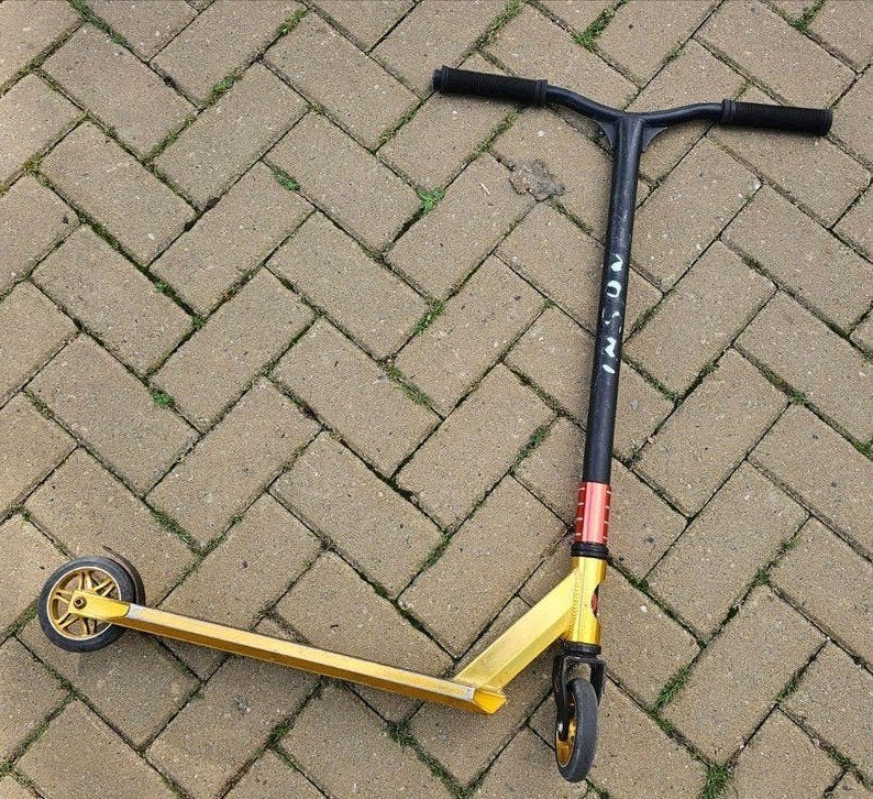 Insane2 Stuntstep (Goud/Zwart), Fietsen en Brommers, Ophalen, Gebruikt, Gewone step
